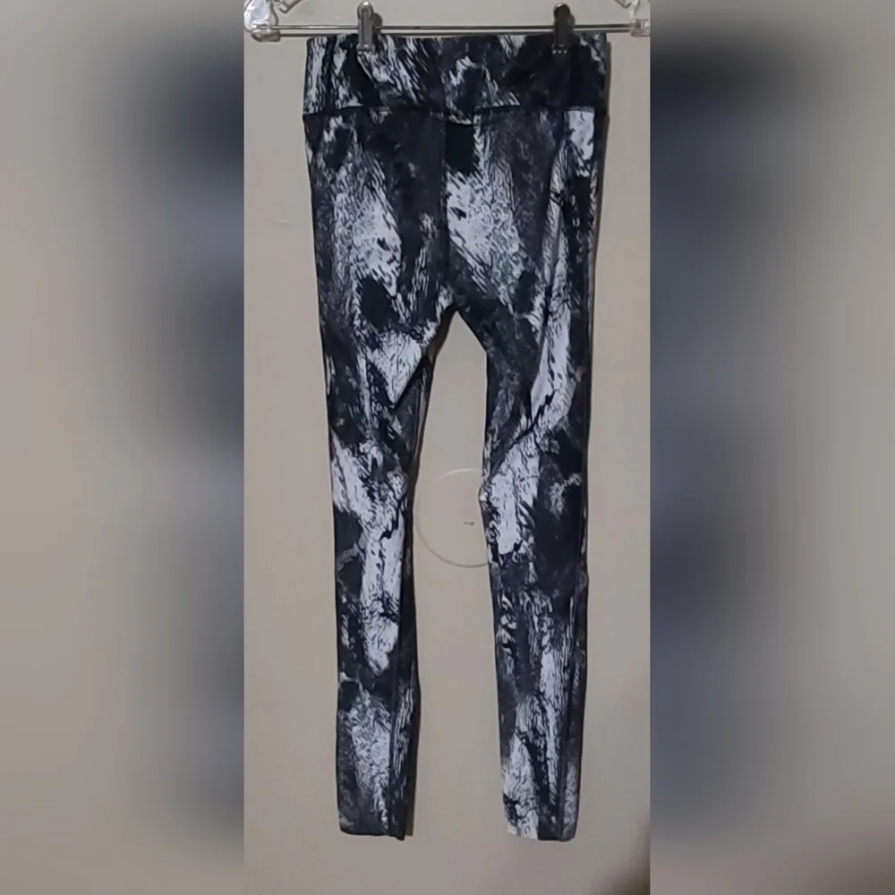 Under Armour Black and Gray Compression Leggings Small - Picture 4 of 5